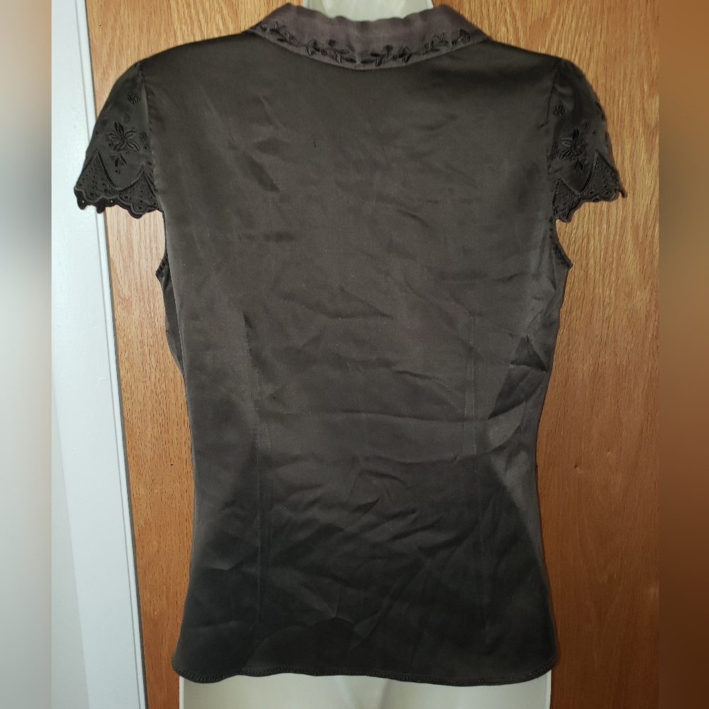 Elie Tahari Brown Silk Embroidered Carson Blouse size S/P - Picture 2 of 5